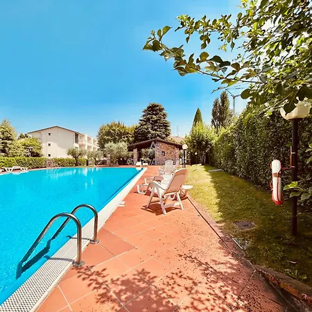 Mercury - Vista Con Piscina * Sirmione